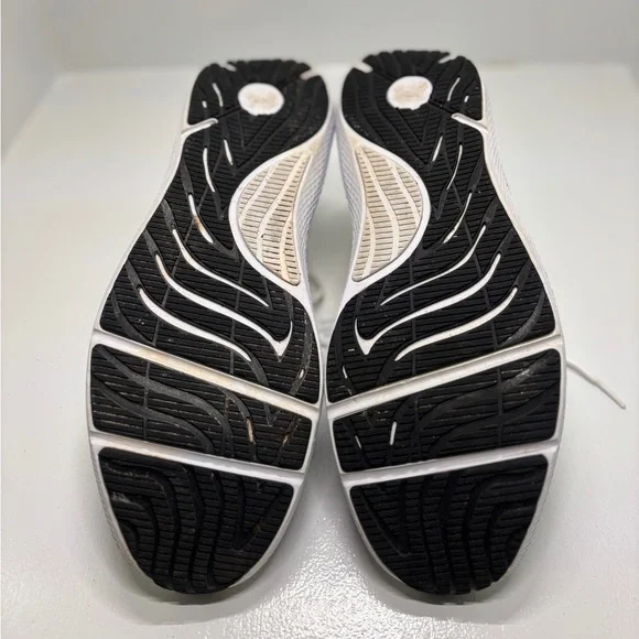 Under Armour Charged Pursuit 2 Running Shoes White Men size 13 Athletic Trainer - Picture 9 of 16